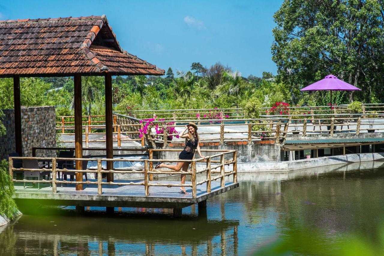Sankofa Village Hill & Huế